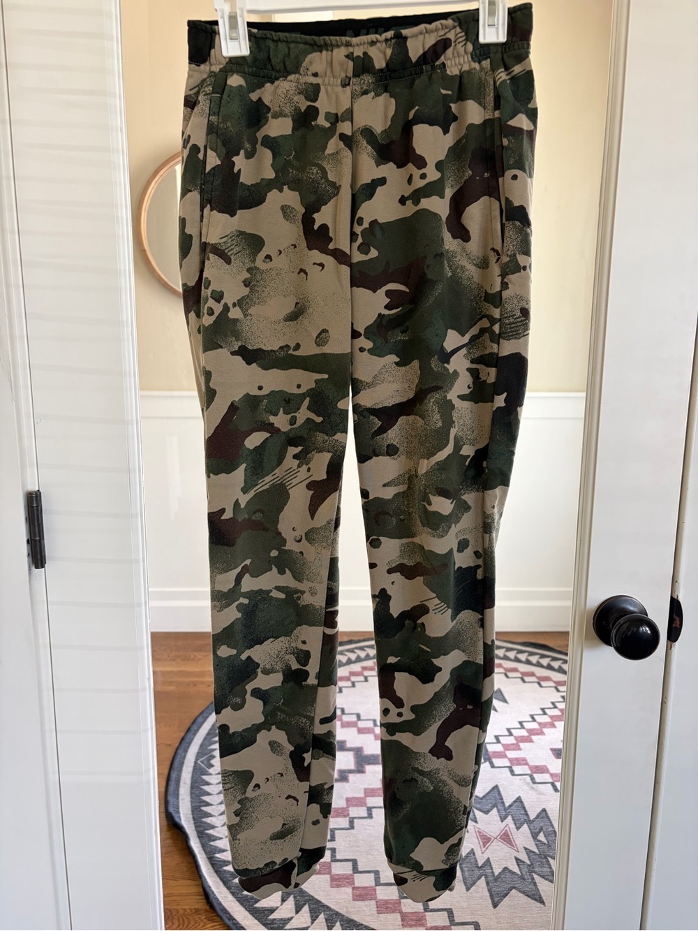 Nike Men's Green Camouflage Joggers